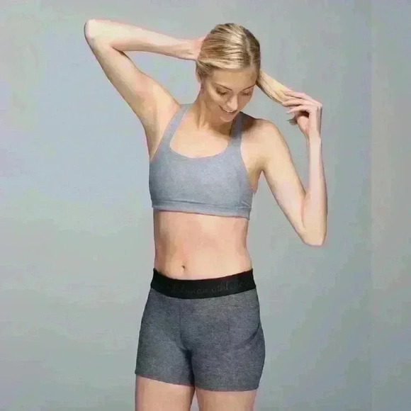 Lululemon Take 2 Bra
Wee Stripe Heathered Slate gray / Heathered Slate size 10 - Picture 3 of 14